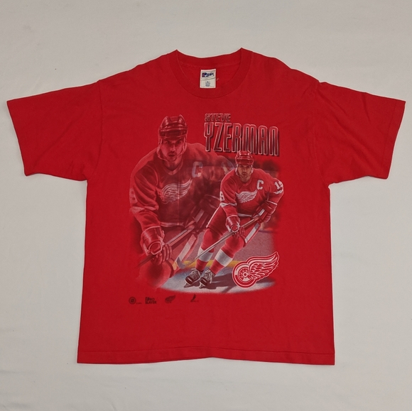 Pro Player Other - Vintage 90s Steve Yzerman T-shirt